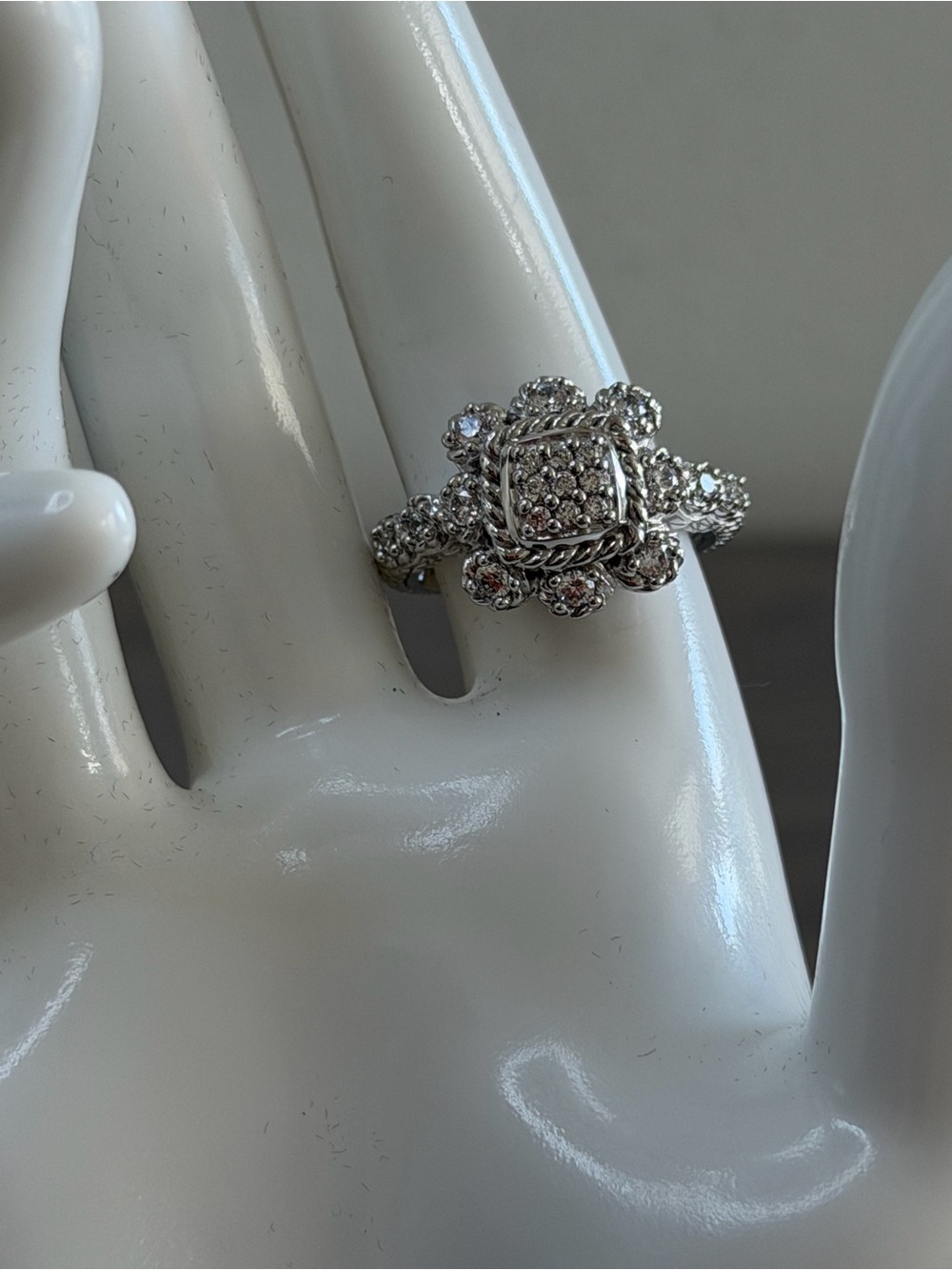 Judith Ripka Starburst CZ Pave Ring in Sterling Silver - size 9